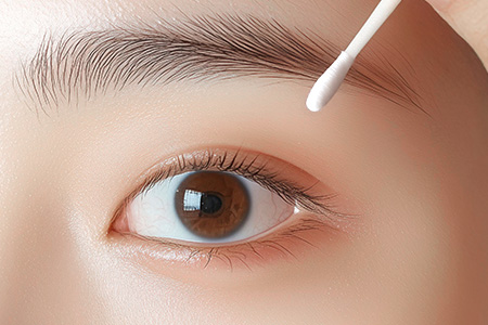 온찜질과 눈꺼풀 청소